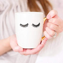 Sweet Water Decor Eyelash Coffee Mug with Gold Handle Microwave Safe Wink Cup Eyelashes Lashes Gift Glam Makeup Face Mugs 16oz Large Mug Makeup Brush Holder